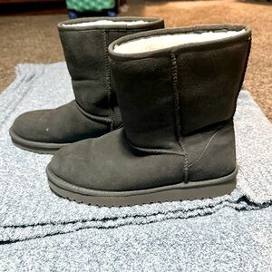 Women’s Koolaburra by Ugg Short Boots
Gray size 9